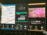 詳細な地図情報で、初めての道でも安心。スムーズなナビゲーションが、目的地までの時間を快適に短縮します。渋滞情報もリアルタイムに確認可能です。