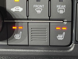 【シートヒーター】寒い日に重宝するシートヒーター!エアコンより早く温まってくれるので寒がりの人も安心ですね♪エアコンの温風は乾燥するから苦手、という方にもをおすすめです。
