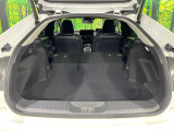 【パワーバックドア】スマートキーや運転席のボタンを押すだけでリアゲートが自動で開閉します!荷物を持っている時や、高い位置にあるバックドアを閉める際に便利な機能です♪