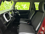 後部座席は、折りたたんで荷室を広くすることも可能です。多彩なシートアレンジで、様々な用途に対応できます。使い勝手の良い空間です。