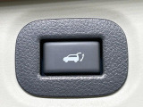 【パワーバックドア】スマートキーや運転席のボタンを押すだけでリアゲートが自動で開閉します!荷物を持っている時や、高い位置にあるバックドアを閉める際に便利な機能です♪