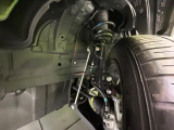 お車を安心してお乗りいただく為には、足回りの定期点検が欠かせません。サービスサポート(有償保証)では無料点検もご提供しており、安心のカーライフをお過ごしいただけるサポート体制が整っています。