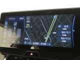 メーカー装着の12.3インチSDナビを装備しております。