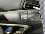 トンネルなど、周囲の明るさの変化でランプ類を自動オン・オフするコンライトです(消し忘れ防止機能付)