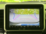 鮮明な高画質ディスプレイで、運転中の情報表示も快適です。ナビゲーションやオーディオ操作もスムーズに行えます。見やすい画面で安心運転をサポートします。