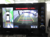 車両を上から見たような映像をナビ画面に表示するパノラミックビューモニターが付いています。