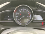 視認性の高いメーター類で、運転状況を的確に把握できます。走行情報も一目で確認可能です。