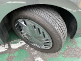 タイヤサイズは185/60R16です。日産純正ホイール装着車です。