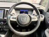 【純正革巻きステアリング】上質な革を使用することで、手にしっかり馴染みとても運転しやすいハンドルです♪