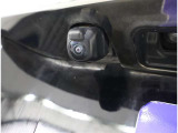 バックモニター付なので後退時に後方が見えるので安心。 車は構造上、死角がたくさんなので万が一を考えると必須ですね。 あくまで補助の為の装備、バックは目視で確認する事が重要ですよ。