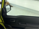 【パワーウインドウ】運転席のスイッチで、各席の窓ガラスの開閉ができます!あると便利ですよね!