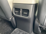 【リアサーキュレーター】装備のお車なので後席に乗る方も快適なドライブをお楽しみいただけます!