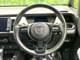 インテリアに合わせたデザインのステアリングは、運転される方のことも考え、運転しやすい形状、大きさです。是非一度、実際に触ってお確かめください。