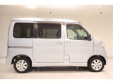 荷物の積み降ろしの作業のはかどる運転席側、スライドドア!