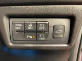 【パワーバックドア】スマートキーや運転席のボタンを押すだけでリアゲートが自動で開閉します!荷物を持っている時や、高い位置にあるバックドアを閉める際に便利な機能です♪