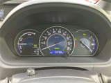 とっても見やすいメーターです。夜間時はラグジュアリーな気分にさせてくれる照明が魅力ですので、夜のドライブも楽しみになりますよ♪
