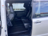 ゆとりある広々とした車内空間は、ドライブを始め買い物やレジャーなど、幅広く活躍します。一人でもみんなとでもお出かけを楽しみましょう!