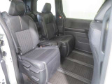 後部スペースが広く、荷物が多い時にも便利♪