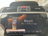 停車中には、地上デジタル放送で番組を視聴可能。休憩時間や待ち時間に、エンターテイメントを楽しめる便利な機能です。