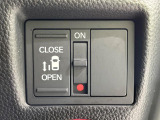 【パワースライドドア】スマートキーや運転席のスイッチでスライドドアの開閉が可能♪電動だから力を入れてドアを開ける必要が無く、小さいお子様でも、重い荷物を持っている時もラクに開け閉めできます♪