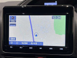 純正ナビを装備。タッチパネル式で使いやすく、お出かけもラクラクです。