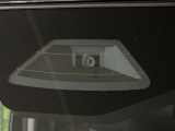 【スズキ セーフティサポート】走行中に前方の車両等を認識し、衝突しそうな時は警報とブレーキで衝突回避と被害軽減をアシスト。より安全にドライブをお楽しみいただけます。