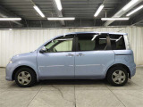 納車前に自社整備工場で点検整備を実施。納車から1年間の全国トヨタロングラン保証付きですので、ご安心してお乗りいただけます!