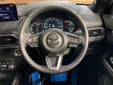 【純正革巻きステアリング】上質な革を使用することで、手にしっかり馴染みとても運転しやすいハンドルです♪