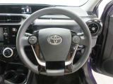 ステアリングから手を離さず、運転に集中したままオーディオ等の操作ができます。