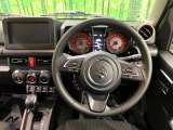 【ステアリングスイッチ】運転中、前方から目線をそらすことなく、オーディオ等の操作が可能な便利機能!安心&快適なドライブを演出してくれます♪