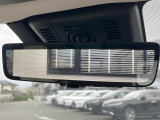 【デジタルインナーミラー】後席の大きな荷物や同乗者で後方が確認しづらい時でも安心!カメラが撮影した車両後方の映像をルームミラー内に表示。クリアな視界で状況の確認が可能です!