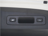 ◆予約クローズ機能付きパワーテールゲート◆キーや運転席のボタン、ハンズフリー機能など多彩なアクセスで自動開閉できます。