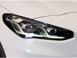 BMWのオートライトは積極的にライトをつけることにより、自車の存在を周囲に向けアピールいたします。それは安全性への配慮でもあります。