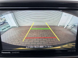 車庫入れや縦列駐車をサポート!苦手な駐車も安心なバックモニターを装備☆予測進路線も表示されるので、ラクラク駐車できます。