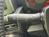 雨天時でもクリアな視界を確保。運転状況に合わせて、ワイパーの作動を細かく調整できます。