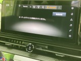 お好みの音楽を高音質で楽しめるオーディオ画面。様々なソースに対応し、車内をコンサートホールのような空間に変えます。