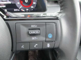 話題の運転支援装置プロパイロットが搭載されてます。アクセル、ブレーキ、ハンドルの操作をクルマがアシストしてくれます。