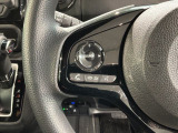 ステアリングにオーディオ操作スイッチが付いています。オーディオ画面に直接タッチしなくても操作が出来ますので、運転に集中できます。