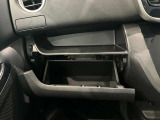 車検証入れになどにも使える便利な収納BOXあります。