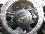 スマートキー付きですので開け閉めが大変便利です♪プッシュスタートですのでエンジンもボタンを押すだけで楽々スタート!