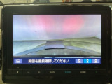 【バックカメラ】運転が苦手な方も車庫入れラクラクです!ギアをリバースに入れれば自動的に切り換わりますので、面倒な操作は不要です♪狭い駐車場もお車を傷つけず安心ですね!