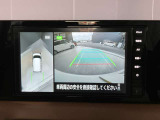 前後左右4つのカメラで、上から見たような映像をお届け、駐車時も安心、アラウンドビューモニター付(肉眼では確認し辛い左前の映像に切り替えることも可能です)。