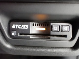 デザインスッキリのビルトイン『ETC』!高速道路の特典はもちろん、キャッシュレスなので料金所では徐行するだけで通過可能です!