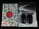 キーを取り出さずにドアを施錠&解錠。クルマの始動も可能です。