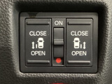 【両側パワースライドドア】両側がパワースライドドアになっており、運転席のスイッチやスマートキーでも開閉が可能です!開口部も広いので乗り降りも楽々♪