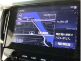 純正ナビを装備。タッチパネル式で使いやすく、お出かけもラクラクです。