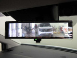 スマートルームミラー付きで後部座席に乗車してても後方がしっかり見れます