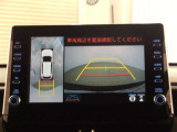 パノラミックビューモニター付きです。車両を上から見たような映像をディスプレイオーディオ画面に表示。運転席からの目視だけでは見にくい、車両周辺の状況をリアルタイムでしっかり確認できます。