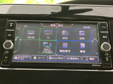 ナビゲーションシステムとオーディオで、快適なドライブをお楽しみください。直感的な操作で、移動をサポートします。