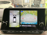後方確認をサポートするモニター。狭い場所での運転や駐車時も、安全性を高めます。運転の苦手な方にもおすすめです。